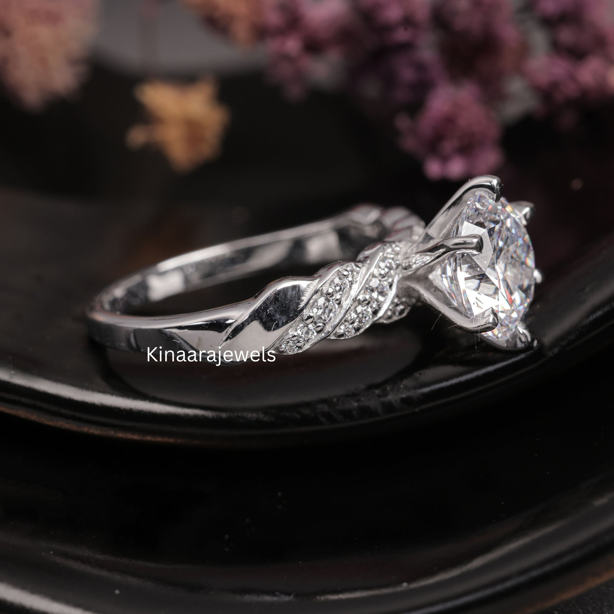 round cut diamond solitaire engagement ring