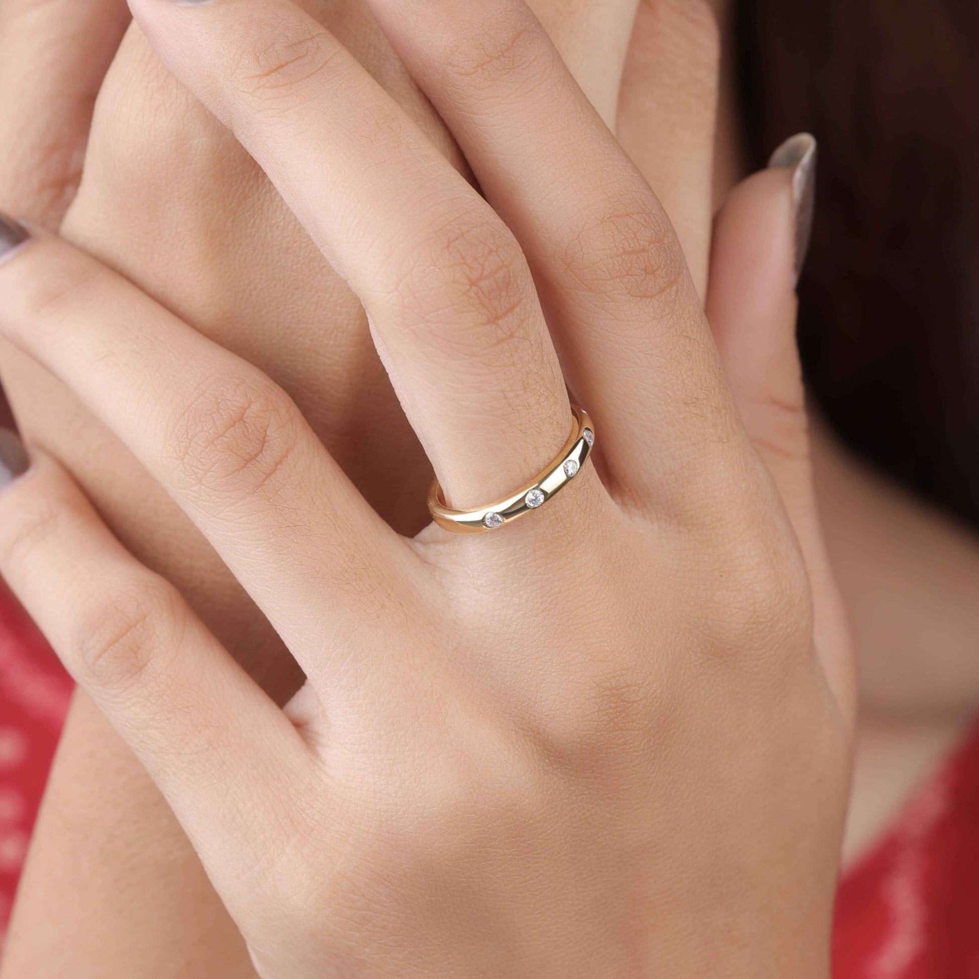 round cut wedding band