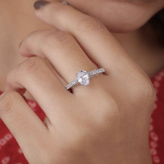 pear shaped moissanite ring