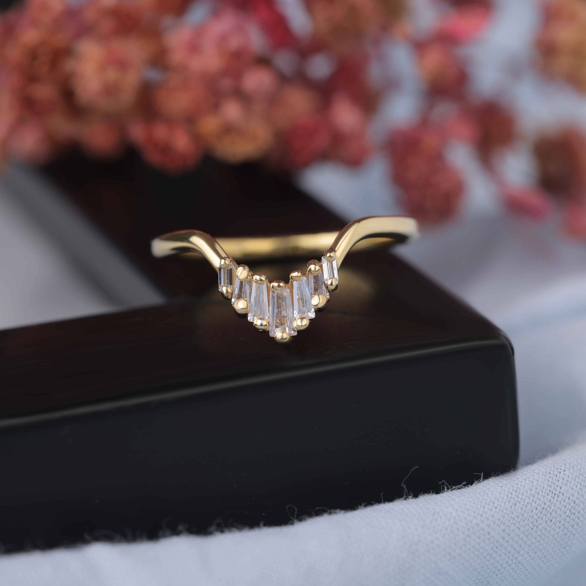 Baguette moissanite Curved Wedding Band for Women