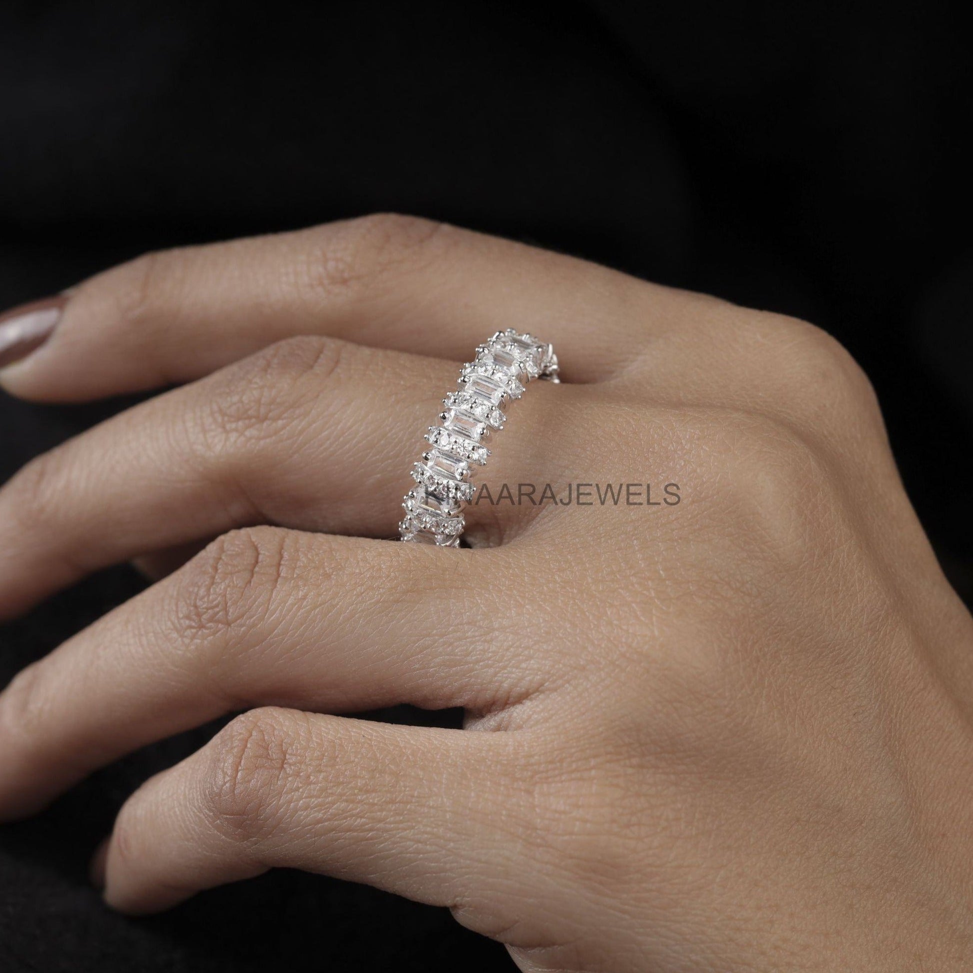 baguette cut diamond wedding band