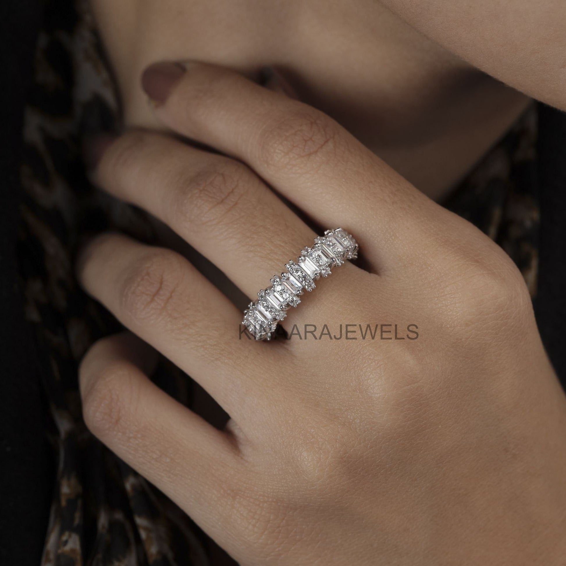 baguette diamond wedding band