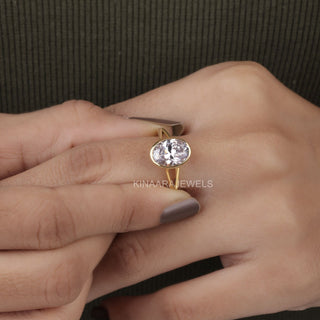 solitaire diamond ring