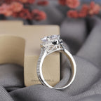 round diamond engagement ring