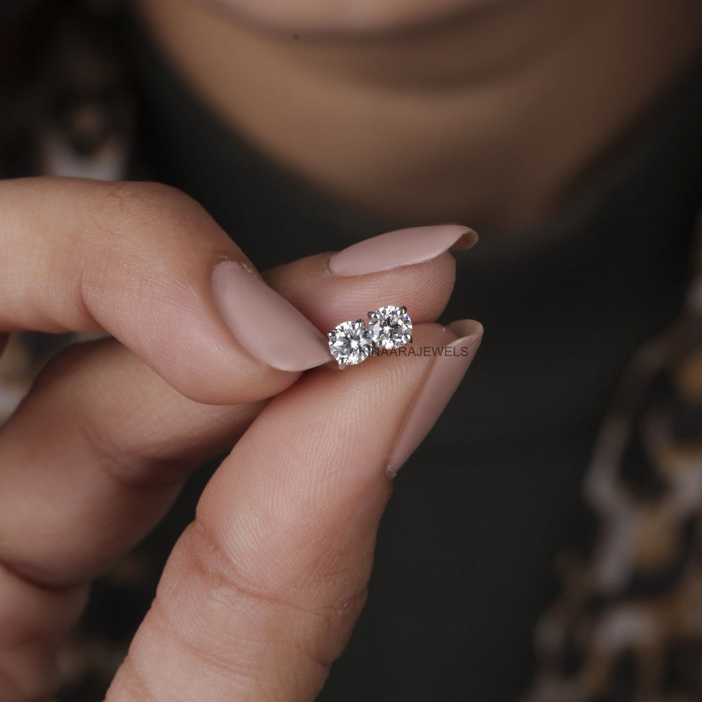 lab grown diamond stud earrings