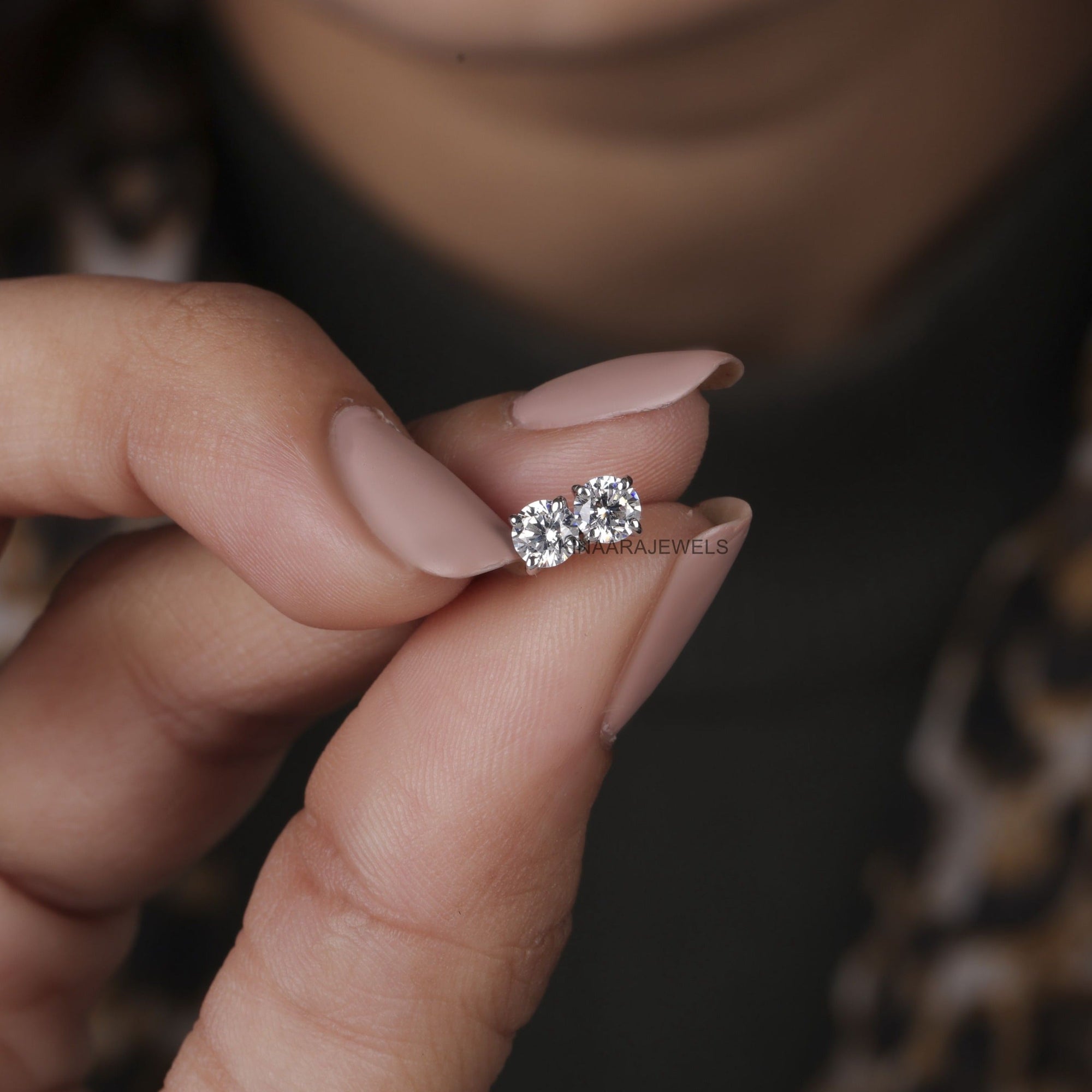 lab grown diamond stud earrings