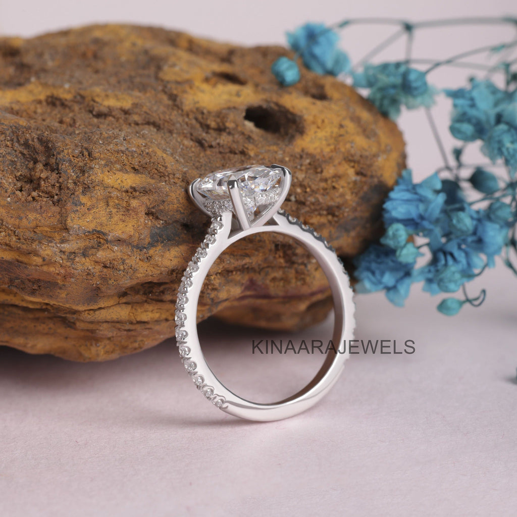 oval cut engagement ring