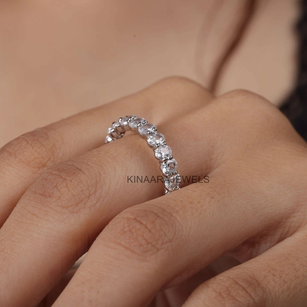 oval cut moissanite wedding band